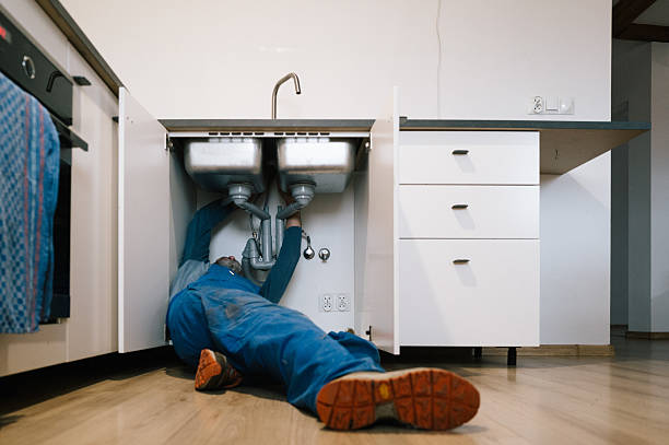Professional Leak Detection technician working in Portola Valley, CA